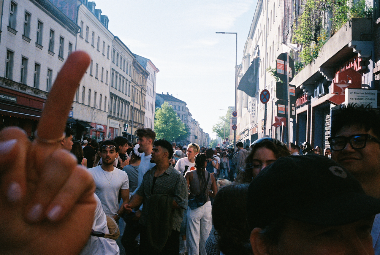 R1-03105-033A.png