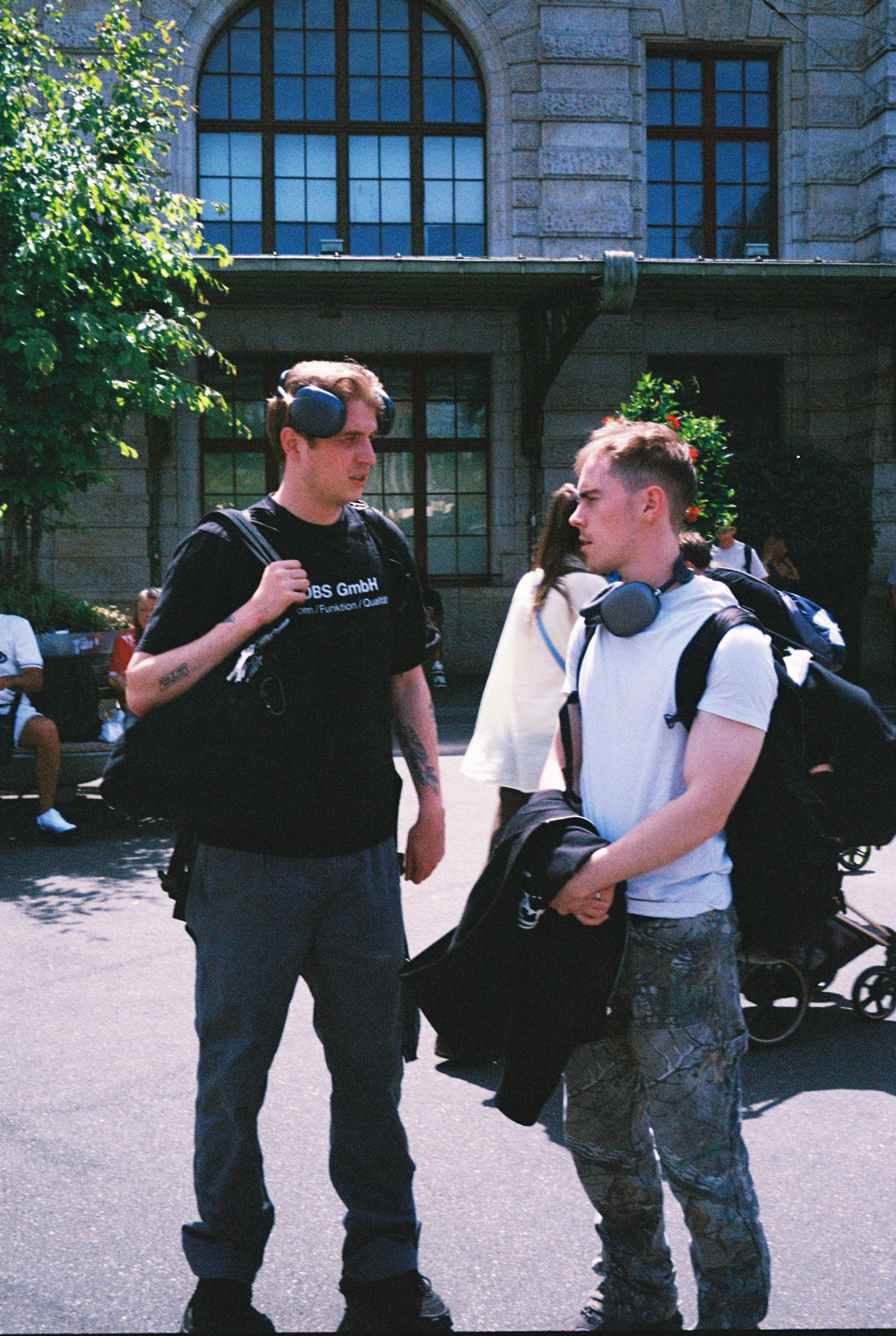 R1-09145-0007.png